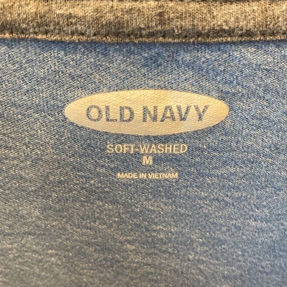 Old Navy men’s soft-washed t-shirt, size medium, blue, short sleeve, 60% cotton - Picture 2 of 3